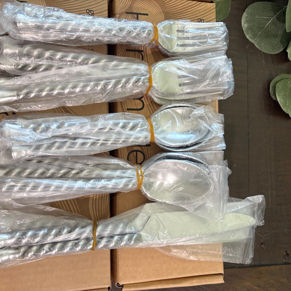 Silver Tears Twisted Handle Flatware Set - Silver